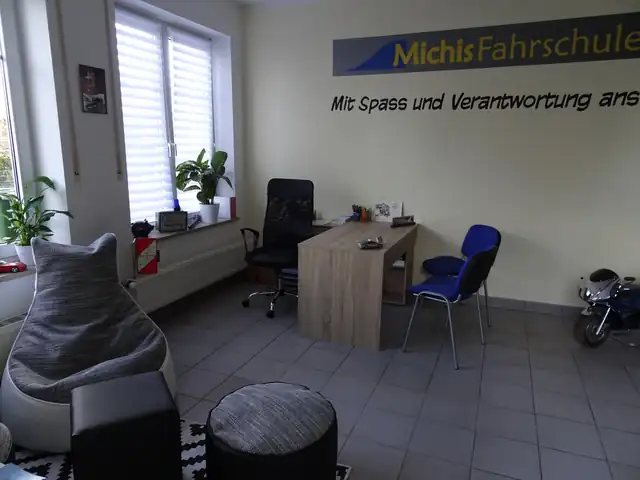 Michis Fahrschule: Foto 2