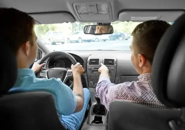 Fahrschule 5 Sterne – Führerschein in Berlin auf Türkisch & Deutsch: Foto 3
