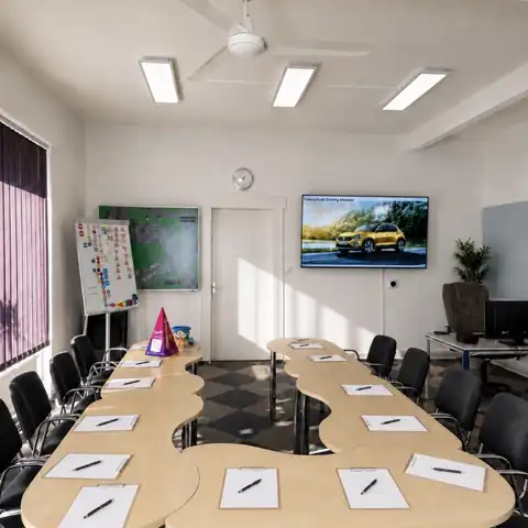 Fahrschule Driving Meister: Foto 1