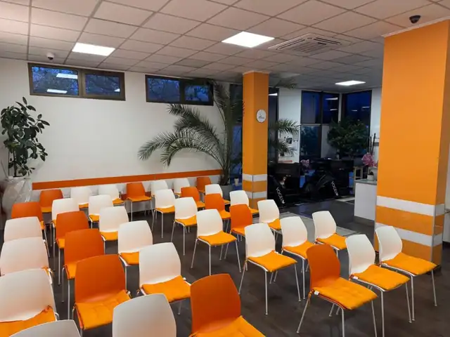 Aminas Fahrschule: Foto 1