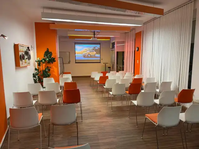 Aminas Fahrschule: Foto 2