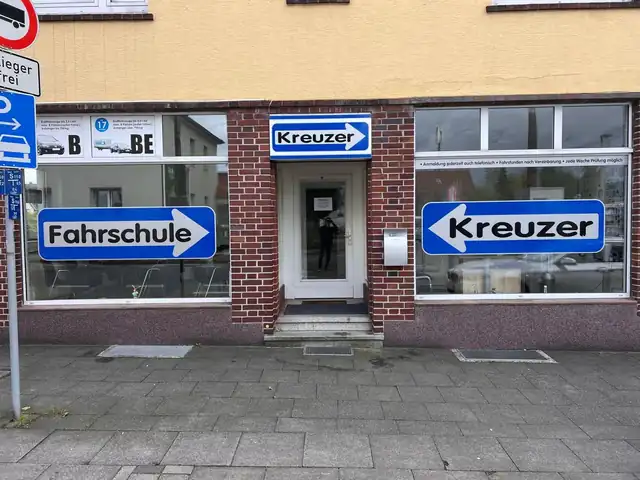 Fahrschule Kreuzer Bielefeld - Dein Weg zum Führerschein: Foto 1