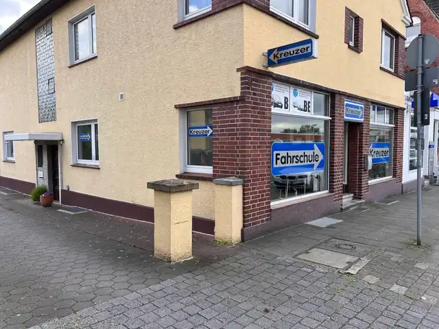 Fahrschule Kreuzer Bielefeld - Dein Weg zum Führerschein: Foto 2