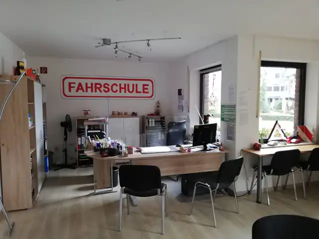 Heußen Reinhard Fahrschule: Foto 2