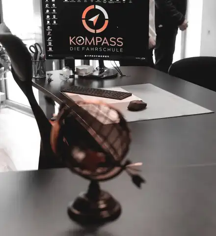 Kompass die Fahrschule: Foto 4