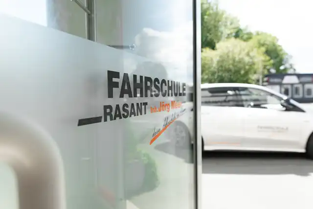 Fahrschule Rasant: Foto 1