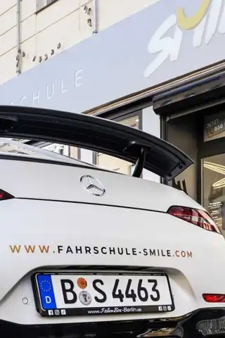 Fahrschule Smile - Modernste Fahrschule in Berlin Neukölln: Foto 1