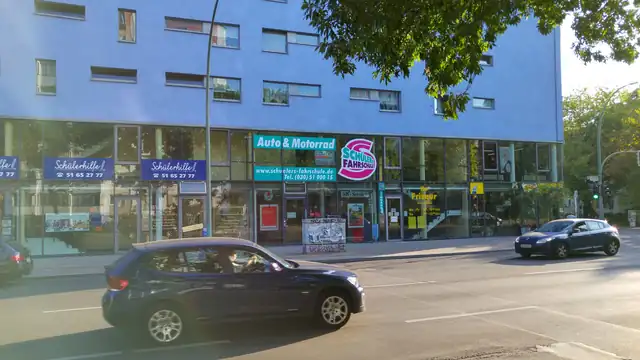 Schülers Fahrschule: Foto 2