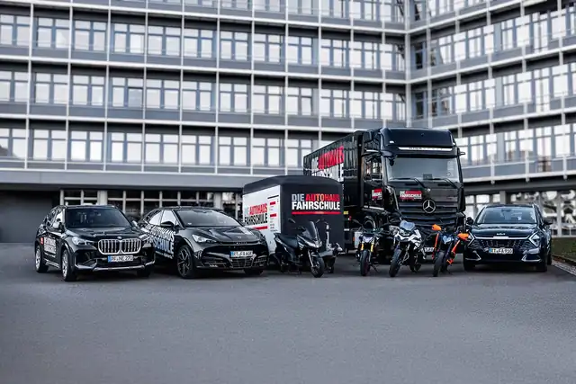 DIE AUTOHAUS FAHRSCHULE, direkt im ahg Autohaus Pforzheim: Foto 4