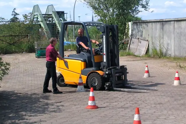 DÖTZE Technische Ausbildung Schulungsort 1: Neugraben: Foto 3