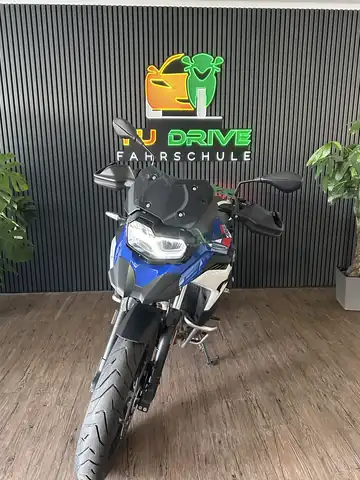 Yu Drive - Fahrschule: Foto 2