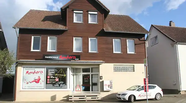 Darius Thomas Mendera Fahrschule: Foto 3