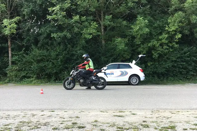 Fahrschule Claudia Carmesin: Foto 2