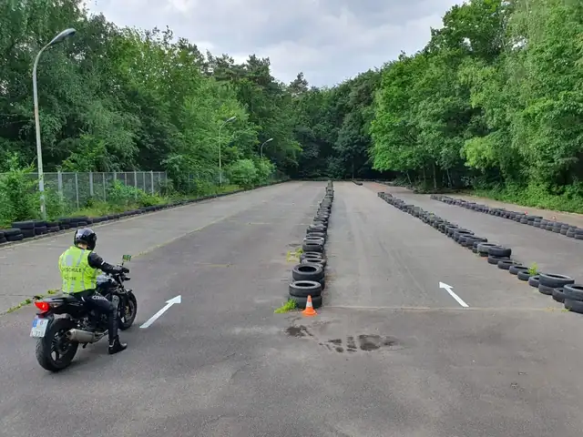 Fahrschule Auf Achse: Foto 1