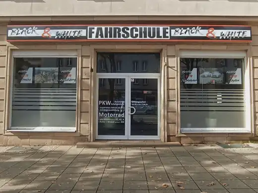 Clubfahrschule Black & White: Foto 3