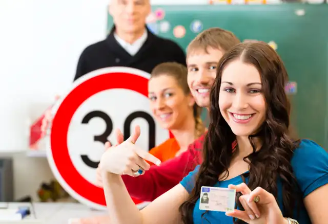 Fahrschule AMF Fahrschulbetrieb GmbH: Foto 3