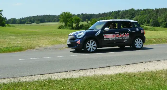 Fahrschule Füllgraf Garage: Foto 2
