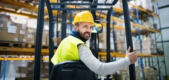 Ausbildung zum/zur Fahrer/in für Flurförderzeuge: Foto 4