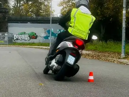 fahrwerk - die Fahrschule: Foto 3