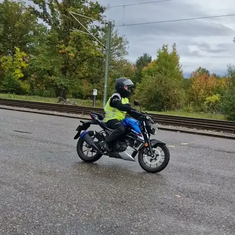 Adam: Foto 4