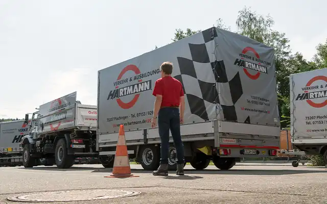 Verkehr & Ausbildung Hartmann: Foto 3