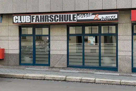 Clubfahrschule Black & White: Foto 2