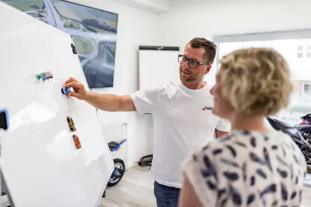 Fahrschule Fahrwerk: Foto 1