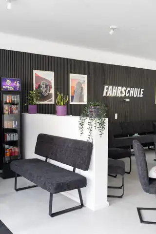 Lenkrad Legenden Fahrschule GmbH: Foto 5