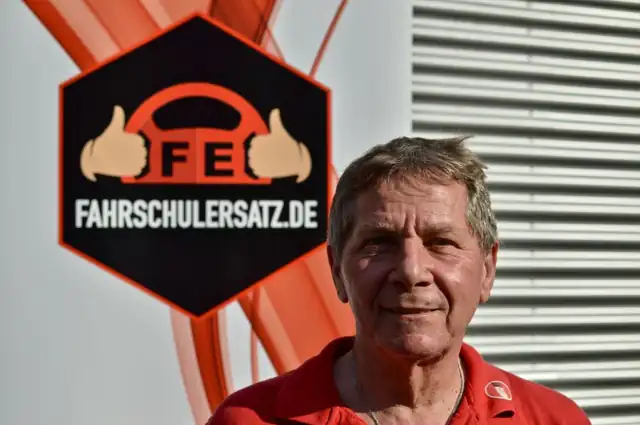 Fahrschulersatzfahrzeuge Köln - PLUM GmbH & Co.KG: Foto 1