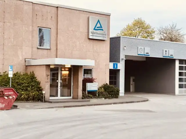 Fahrschule Lucky: Foto 1