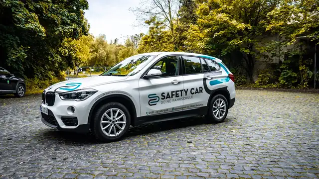 Safety Car Fahrschule: Foto 1