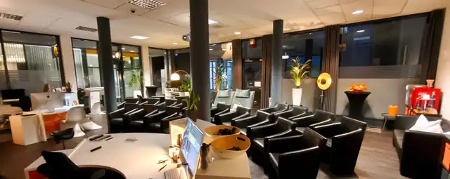 V3. GmbH, Fahrschule: Foto 1