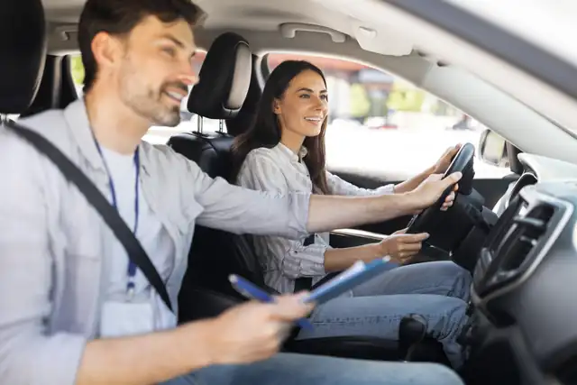 Suzan II Fahrschule & Ausbildungsstätte für Fahrlehrer: Foto 1