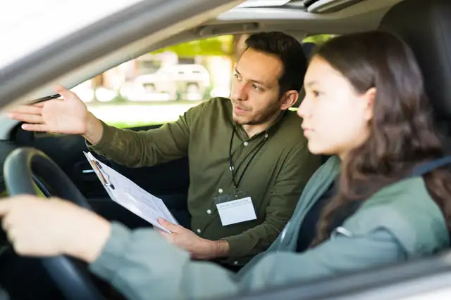 Suzan II Fahrschule & Ausbildungsstätte für Fahrlehrer: Foto 2