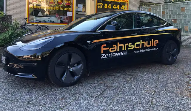 Fahrschule Michael Zerfowski: Foto 1