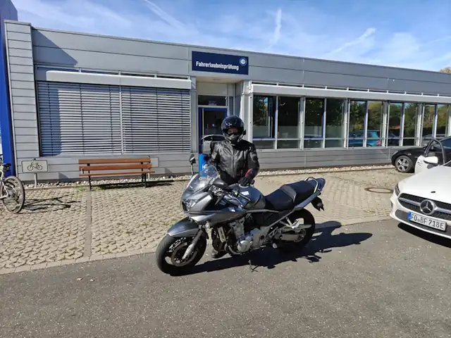 Bernhards Fahrschule: Foto 2
