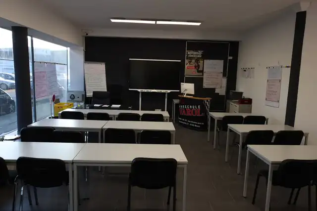 Fahrschule Varol Wir bilden aus, Kl A AB BE CE: Foto 4