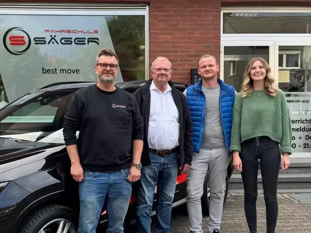 Säger Sebastian, Fahrschule: Foto 1