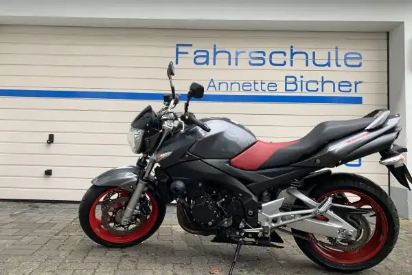 Bicher Annette Fahrschule: Foto 2